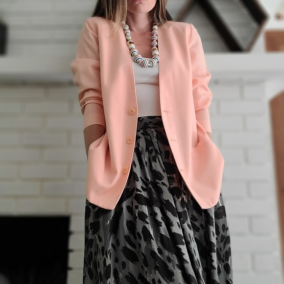 Vintage 80s Pink Linen Blazer w/ Shoulder Pads - Picture 3 of 9